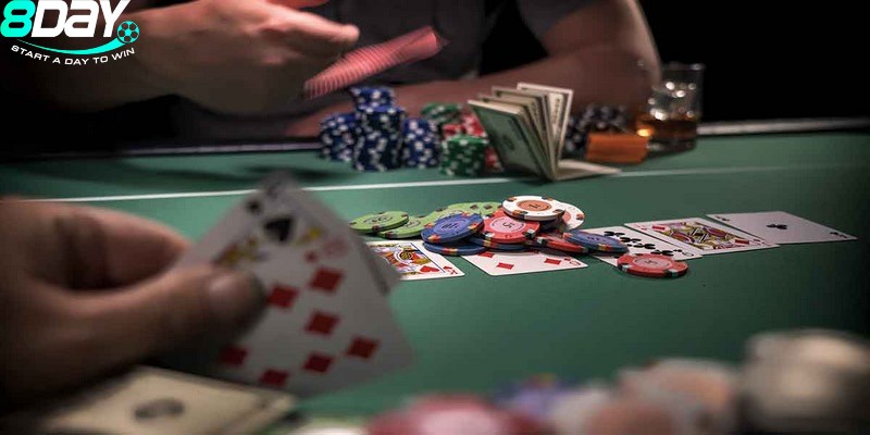 Lựa chọn bài poker hand bắt đầu ván bài đóng vai trò cực kỳ quan trọng